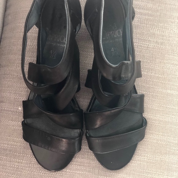 Caprice leather strappy kitten block heel sandals - Picture 3 of 5